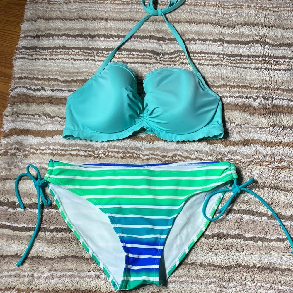 Victoria’s secret’s top with bottoms​​